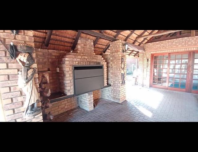 3 BEDROOM PROPERTY TO RENT IN MORELETAPARK